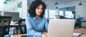 femme-gestion-comptablitié-aix-espace-ace